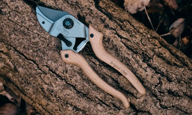 Löwe Natural Gartenscheren Holzgriff